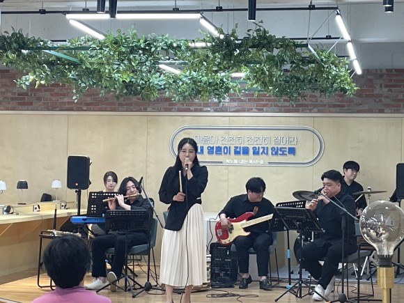 의령도서관, 온 가족이 함께 즐긴 퓨전 국악 여행 - 관련이미지1