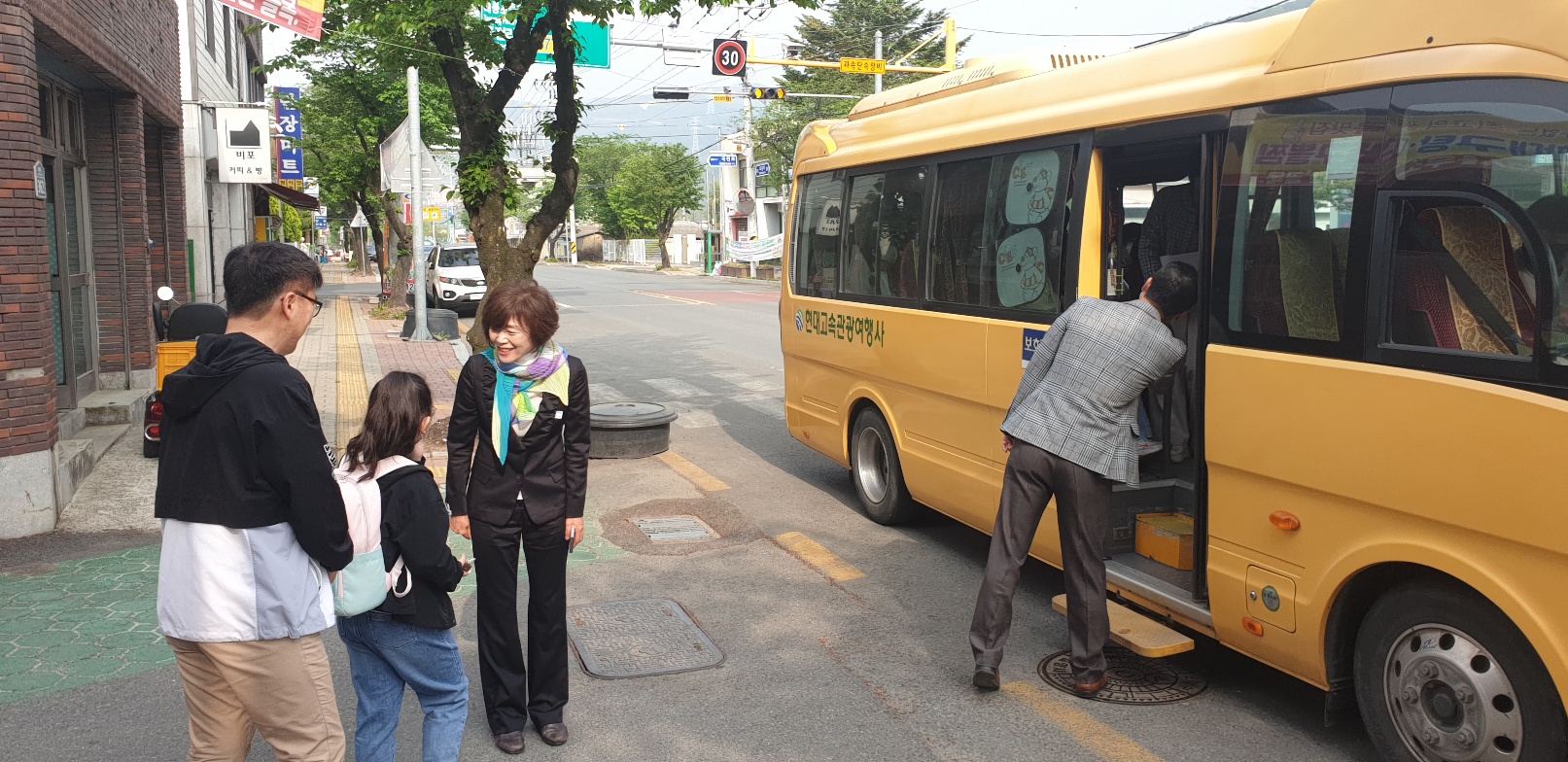 밀양교육지원청, 통학차량 운행노선 특별 안전점검 나서 - 관련이미지1