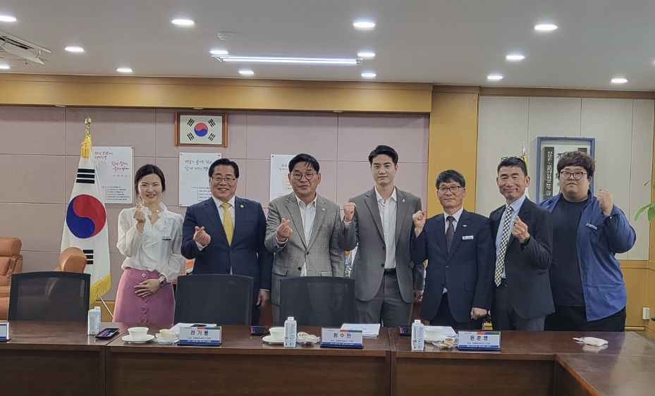 거제교육지원청, 도의원 및 시의원 초청 거제행복교육지구 운영 설명회 실시 - 관련이미지1