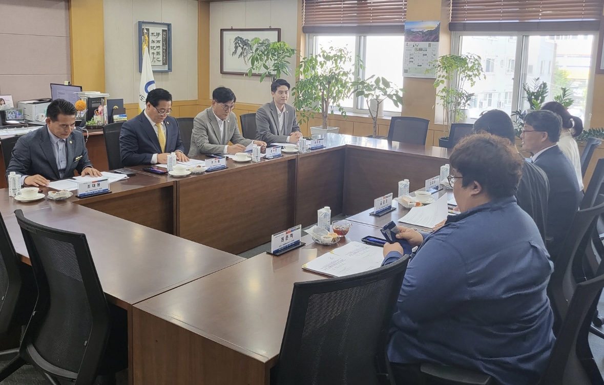 거제교육지원청, 도의원 및 시의원 초청 거제행복교육지구 운영 설명회 실시 - 관련이미지2