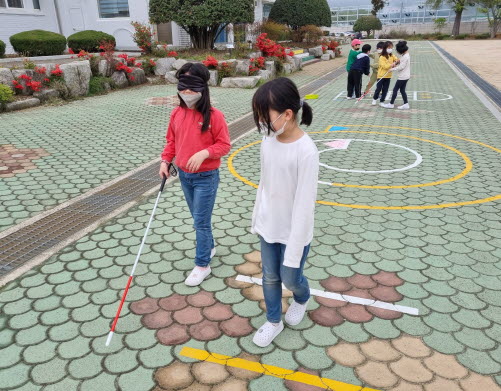 율천초, 장애에 대한 편견은 없어요! - 관련이미지2