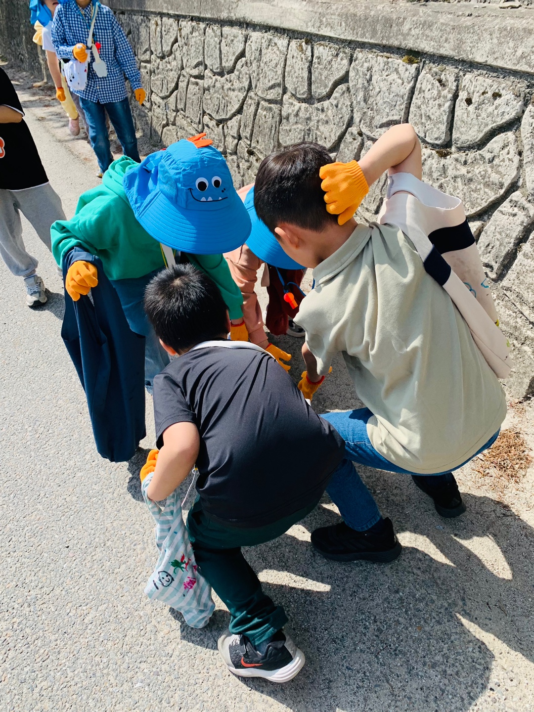 작은 실천, 줍깅 활동으로 환경교육 시작하다 - 관련이미지1