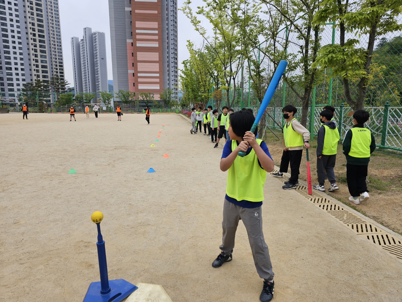 의창초등학교 티볼, 풋볼 스포츠클럽 실시 - 관련이미지1