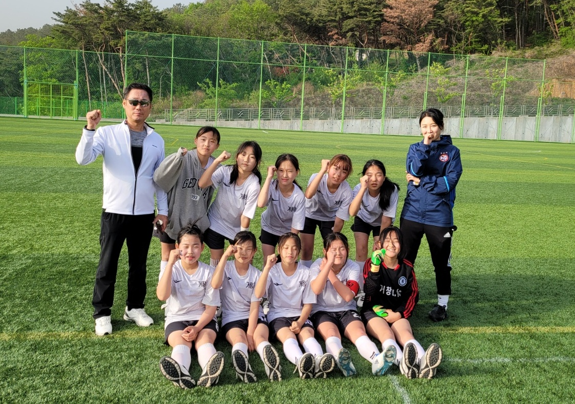 거창초 여자축구부 우승 쾌거 - 관련이미지1