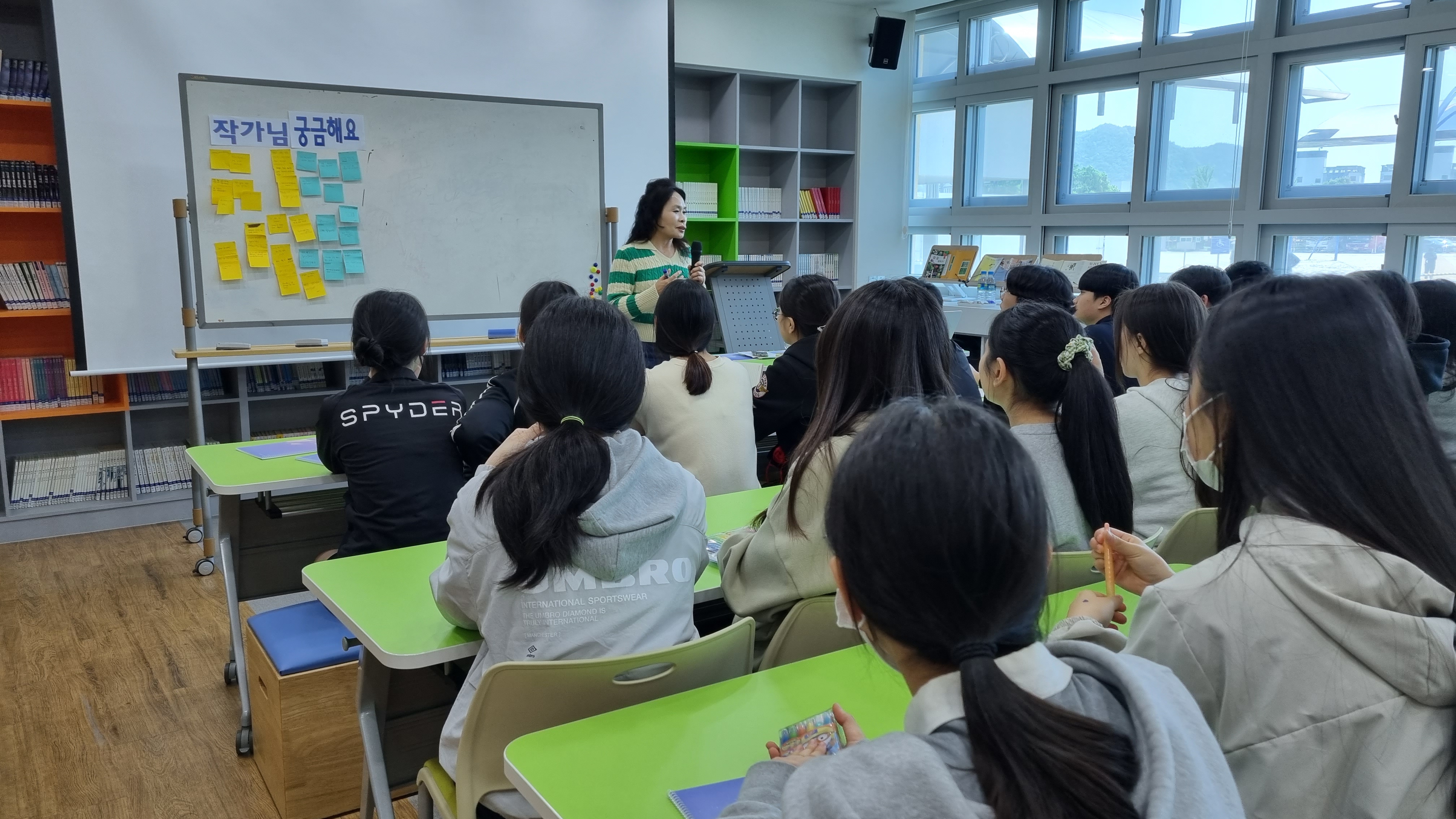 단성중, ‘노경실 작가와의 만남’ 개최 - 관련이미지1