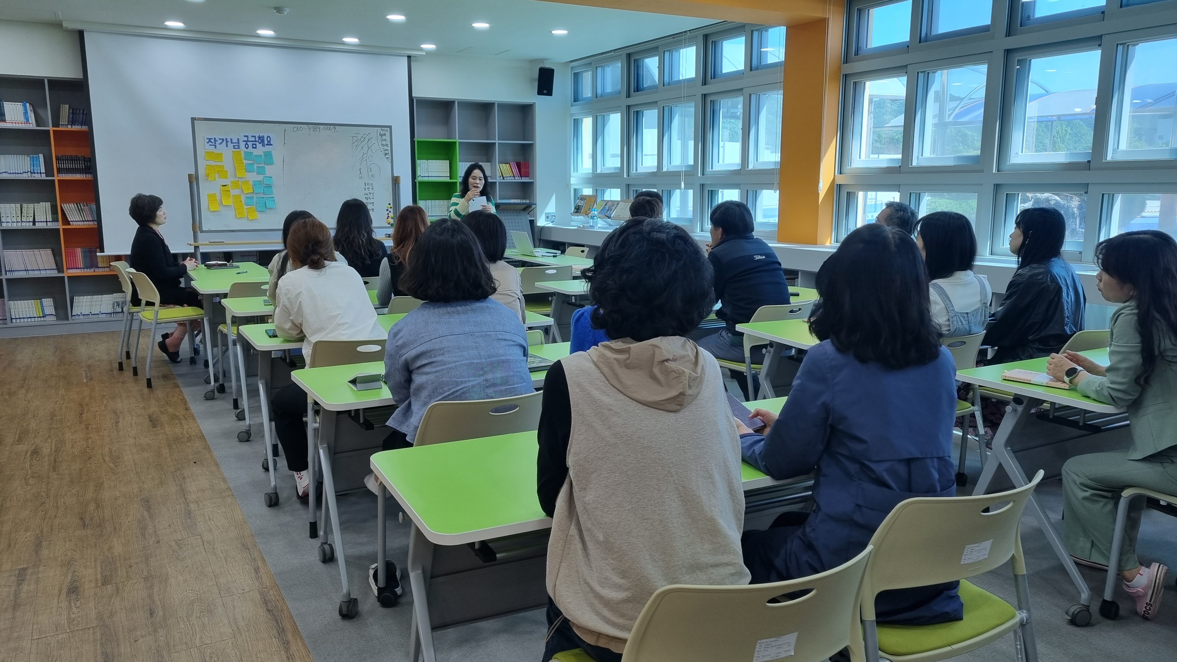 교육공동체가 함께하는 작가 초청 강연 - 관련이미지1