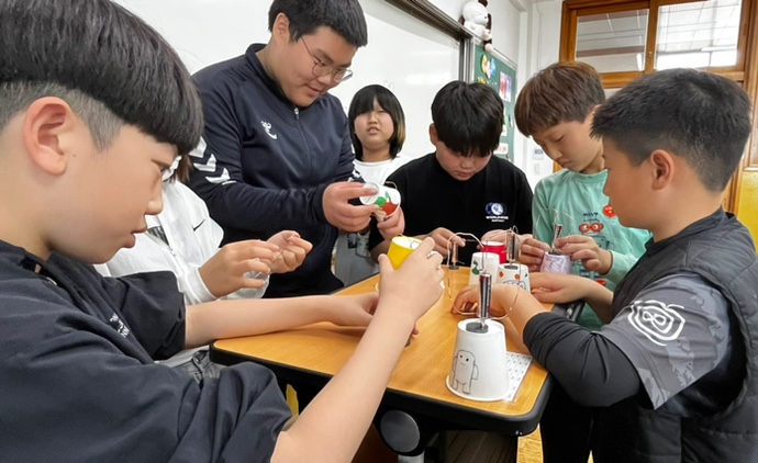 계룡초, 놀면서 엿보는 교과서 밖 과학세상 - 관련이미지2