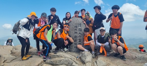 산청의 꿈나무, 철쭉 가득 천왕봉 정상에 오르다 - 관련이미지2