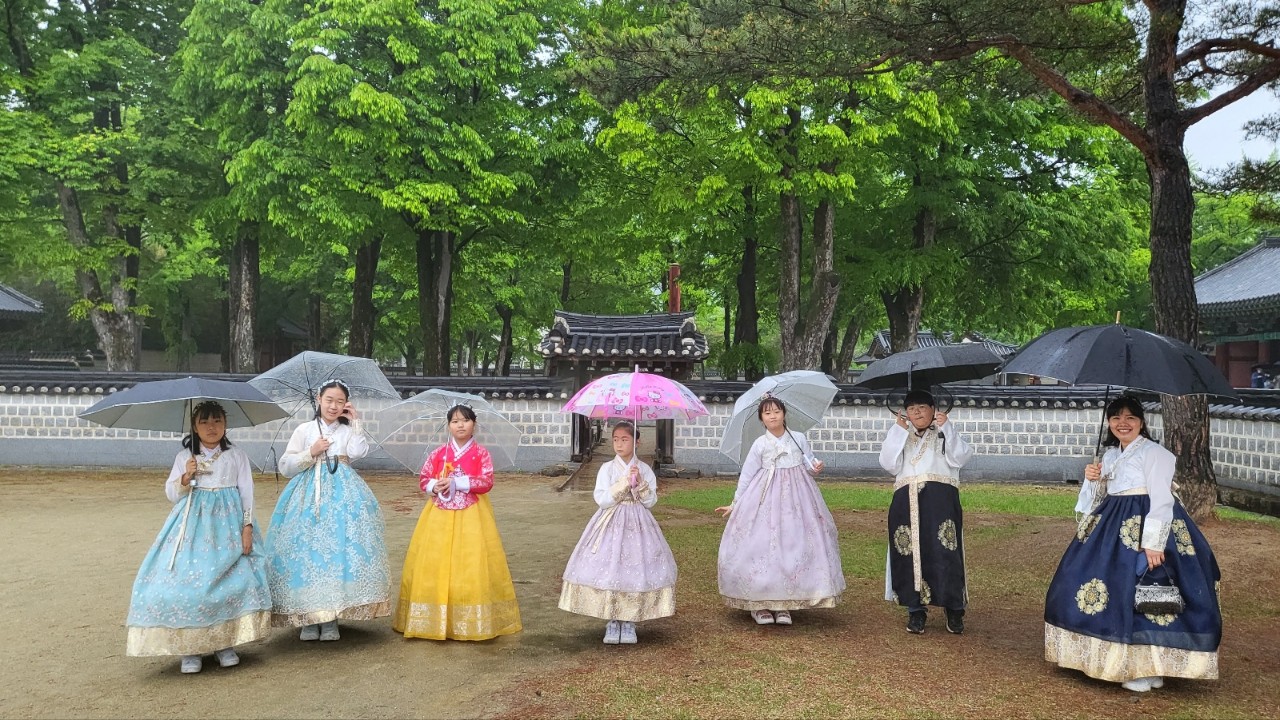 전주한옥마을에 에나무지개가 활짝 피었습니다! - 관련이미지2
