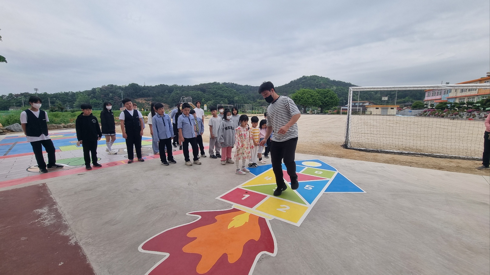 노량초, 꿈을 그리는 아름다운 학교 사업을 만든 놀이 공간 공개행사 열어 - 관련이미지2