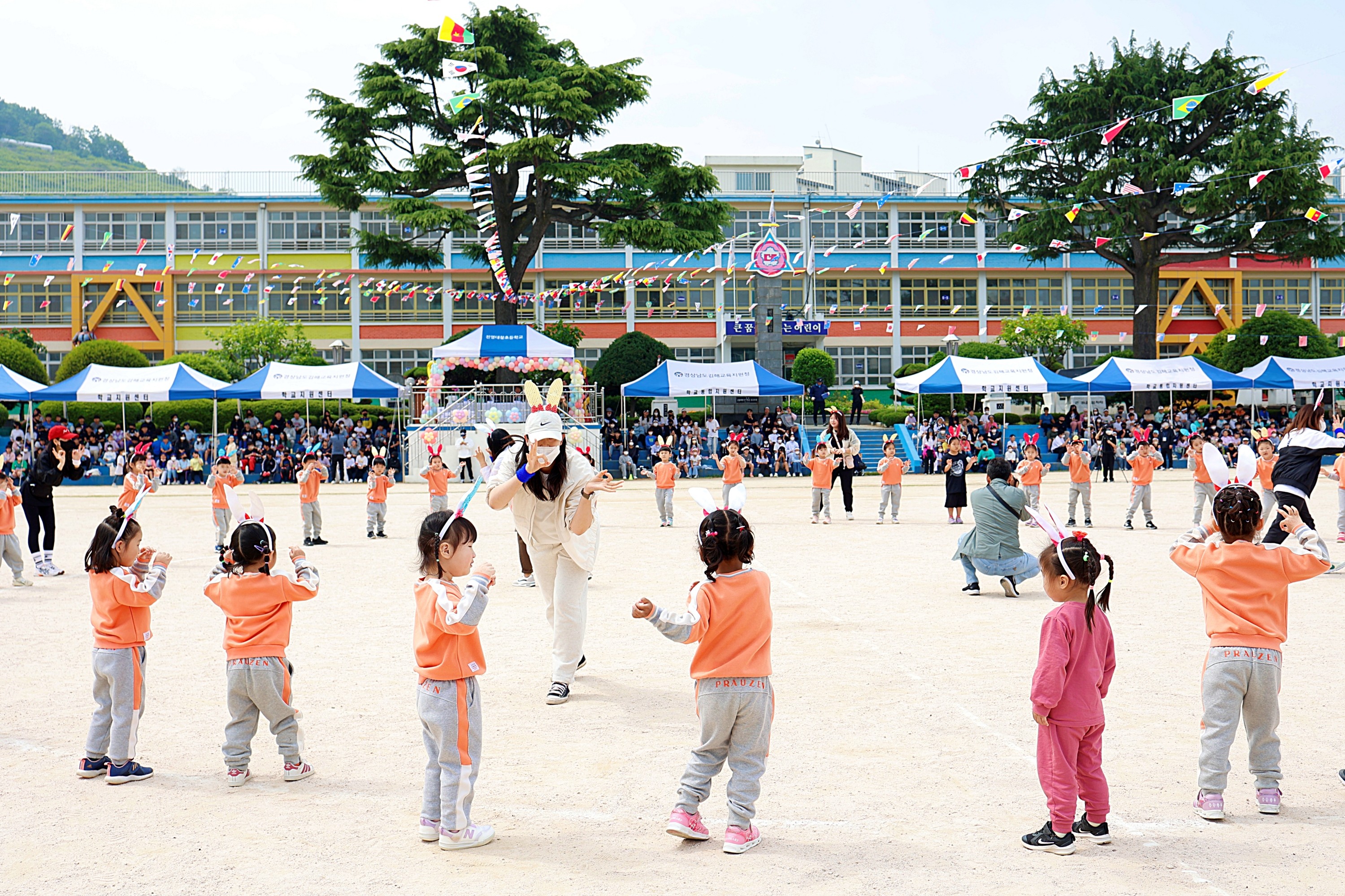진영대창초, 청군,백군 이겨라! 옛날운동회로 추억 여행 - 관련이미지1