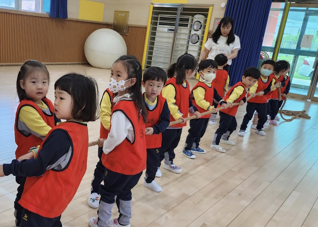 창녕유치원, 몸 튼튼! 마음도 튼튼! 작고 작은 운동회 개최 - 관련이미지3