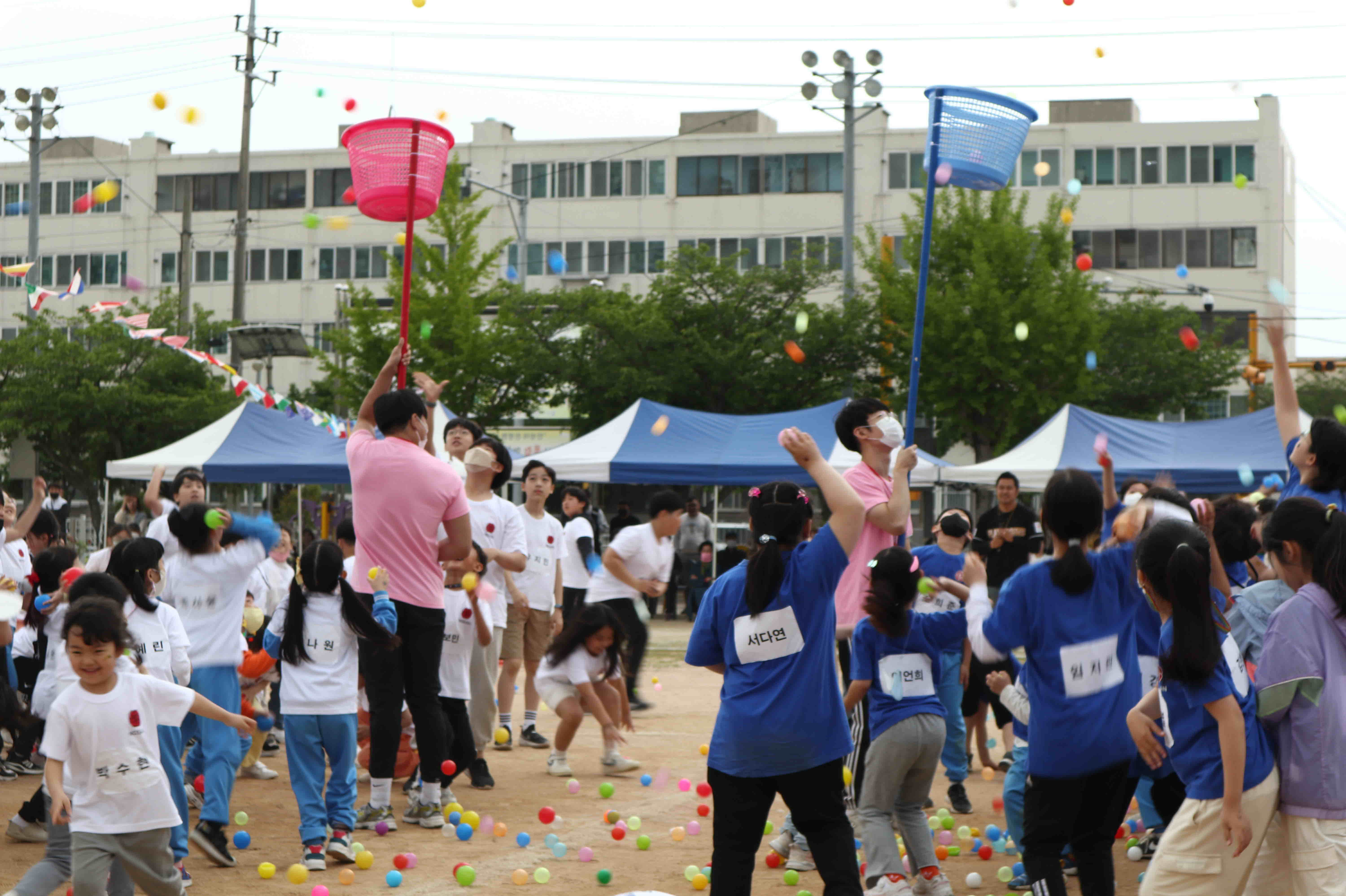 노산초, 학생-교사-학부모-교육실습생이 함께하는 한마음 노산 운동회 개최 - 관련이미지1