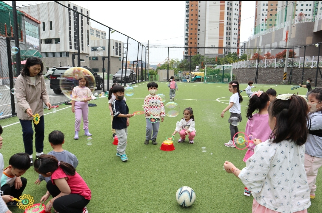 거제용소초병설유, 오늘은 너희가 주인공! 친구들과 함께 신난다 신나! - 관련이미지4