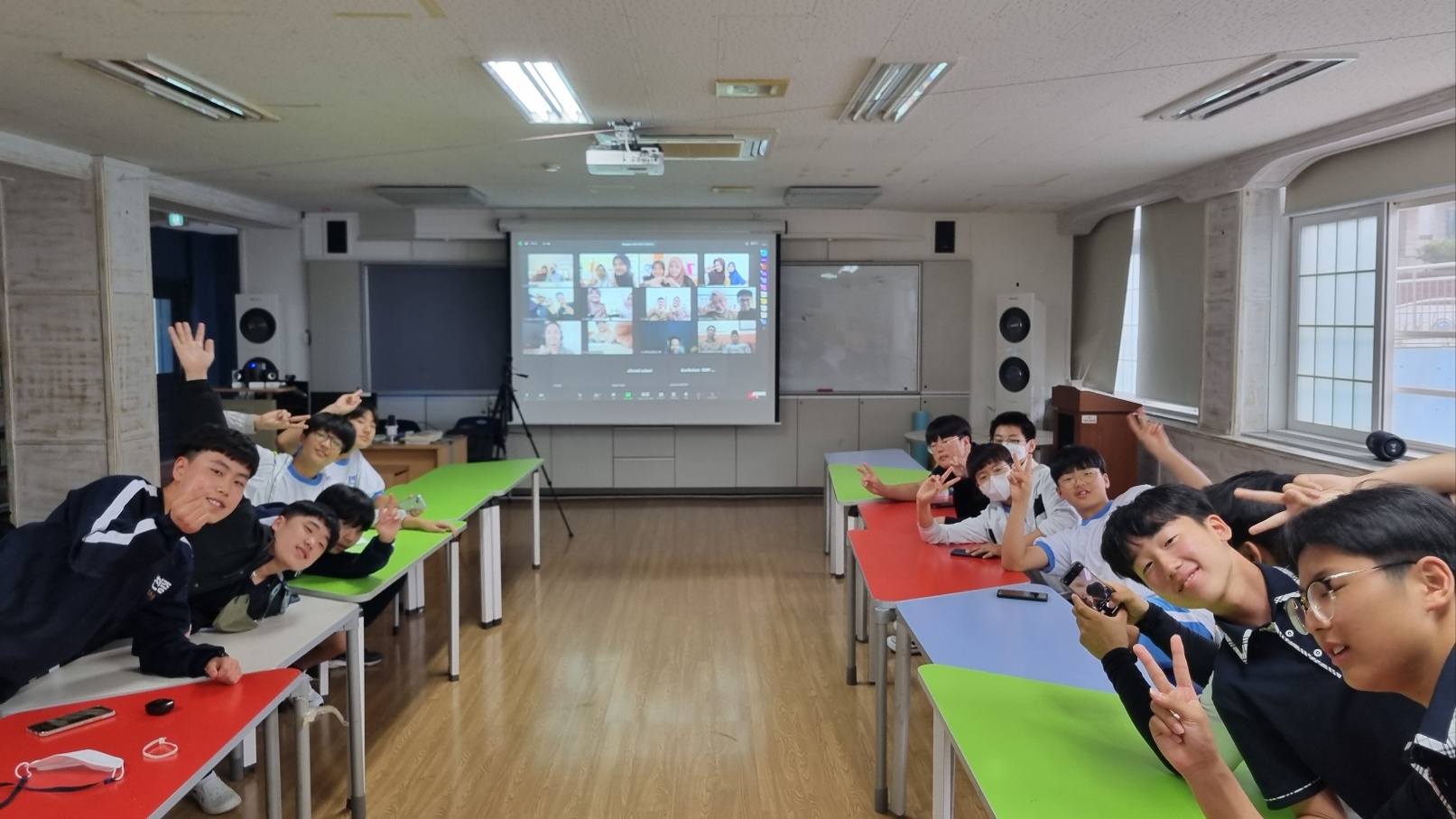 사천중, 인도네시아 퍼마타 인사니 이슬라믹 학교 국제교육 교류 온라인 만남 - 관련이미지2