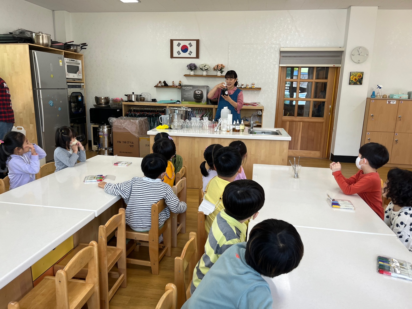 진주누리유치원, 어버이날 맞이 환경을 지키는 천연샴푸 만들기 체험 - 관련이미지1