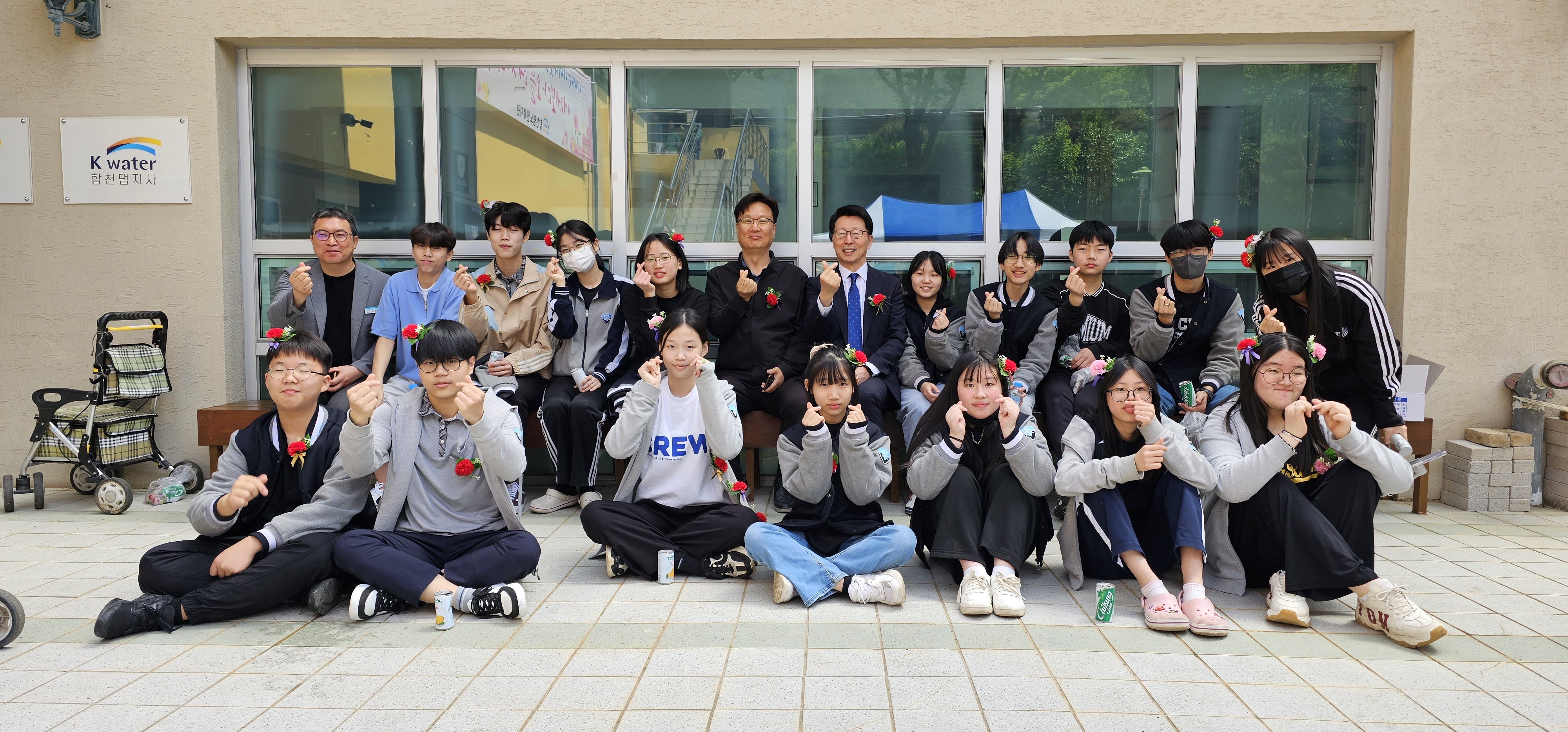 대병중, 합천댐노인복지관 어버이날 행사 봉사활동 참여 - 관련이미지1