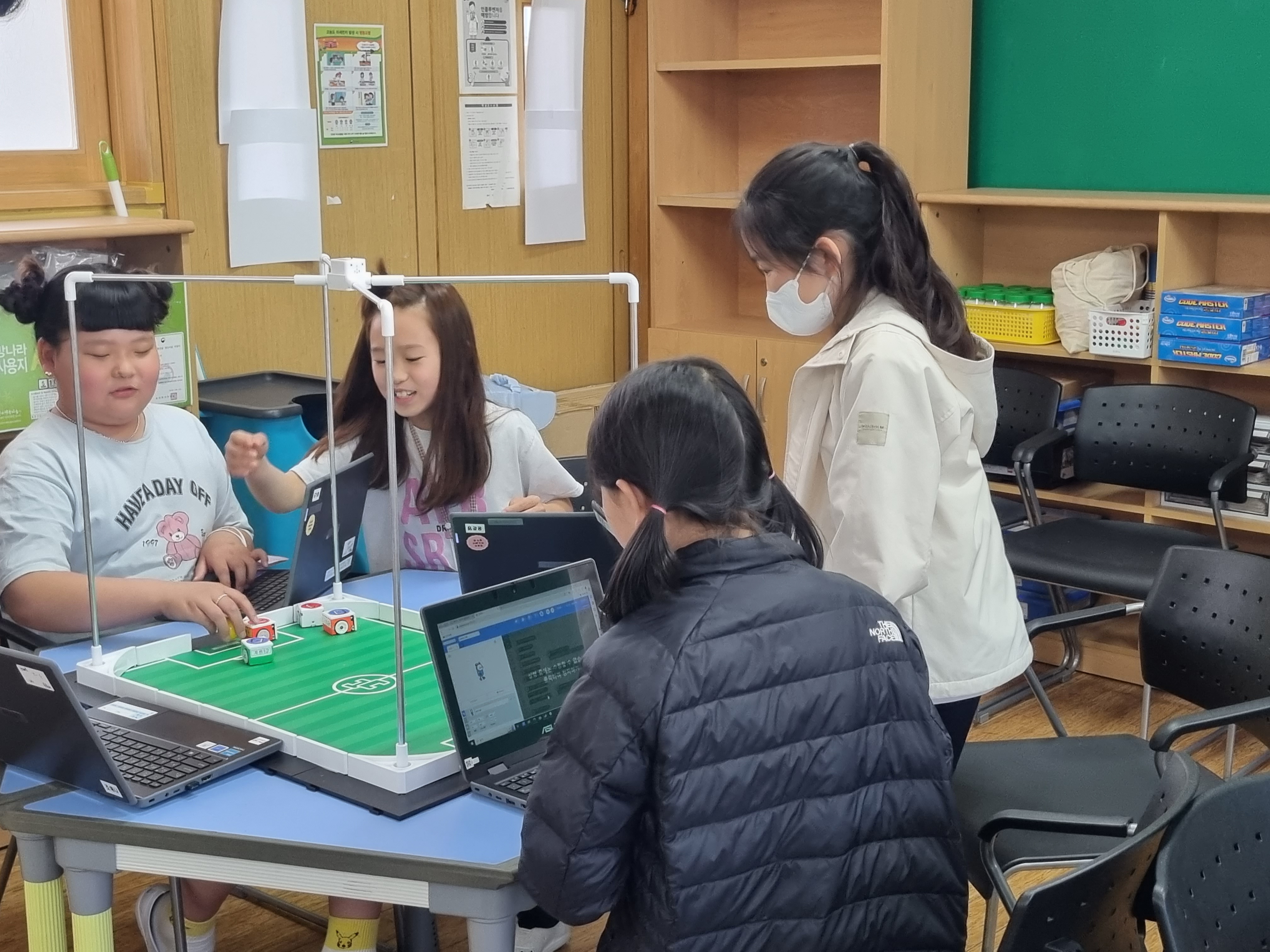 계룡초등학교 스포츠와 AI를 융합한 인공지능(AI)과 함께하는 스포츠 체험 한마당 - 관련이미지1
