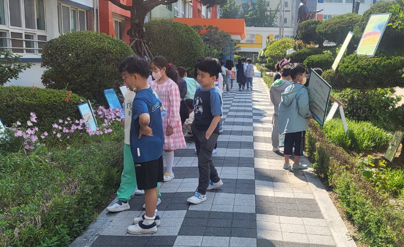 창원상남초, 시낭송회 및 시화전 개최 - 관련이미지2