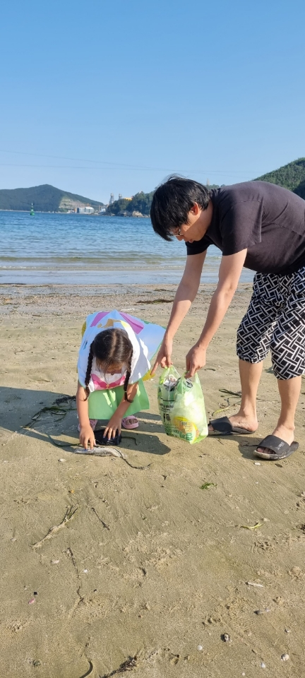 한아름유치원, 환경+청렴교육 쓰담걷기챌린지 실시 - 관련이미지2