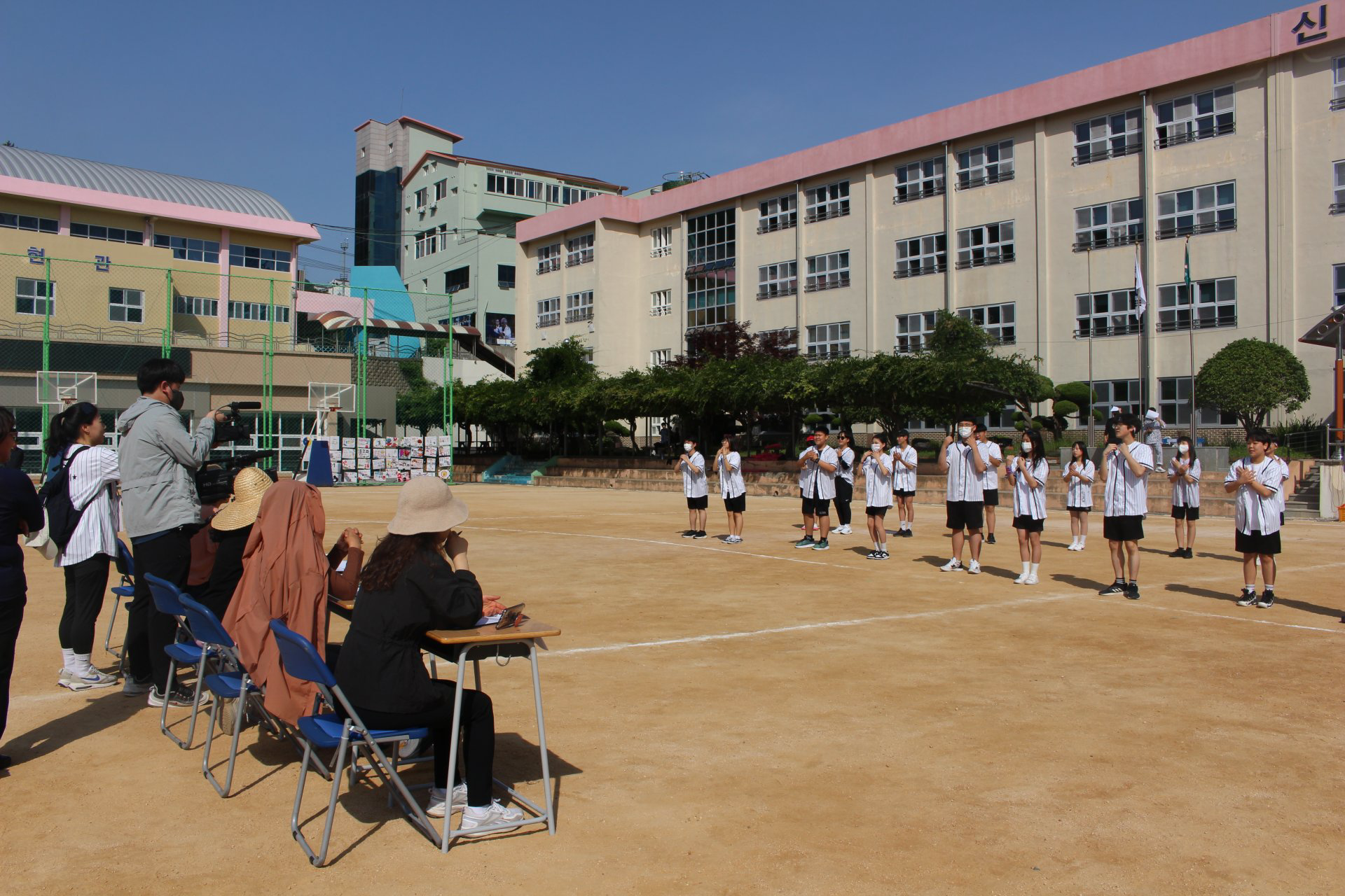 신현중, 학교 폭력 근절을 다짐하다 - 관련이미지5