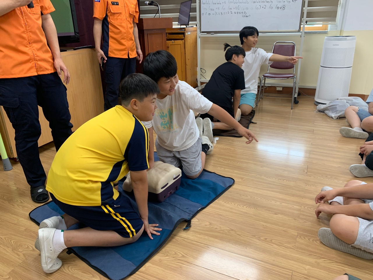 축동초 5~6학년, 심폐소생술 교육 실시 - 관련이미지2