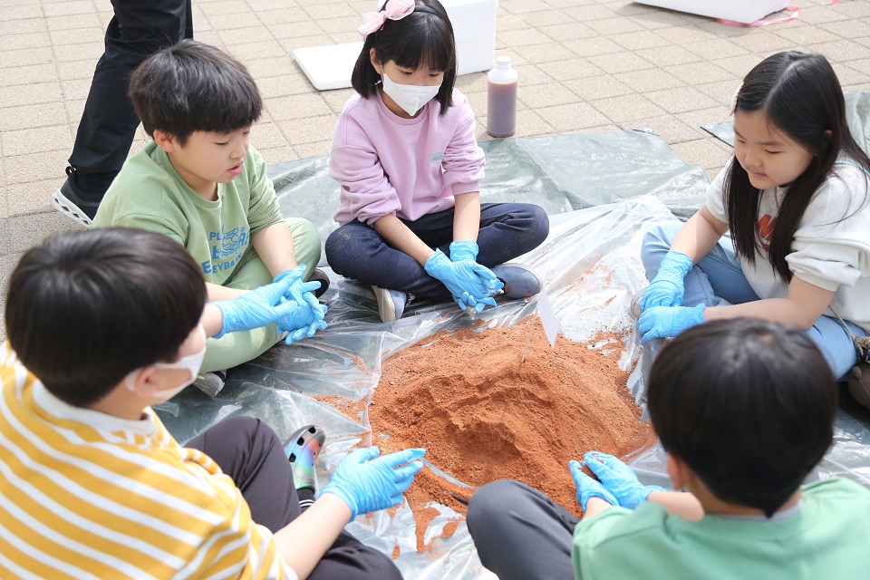 예하초, 화개천생태지킴이 활동 실시 - 관련이미지3