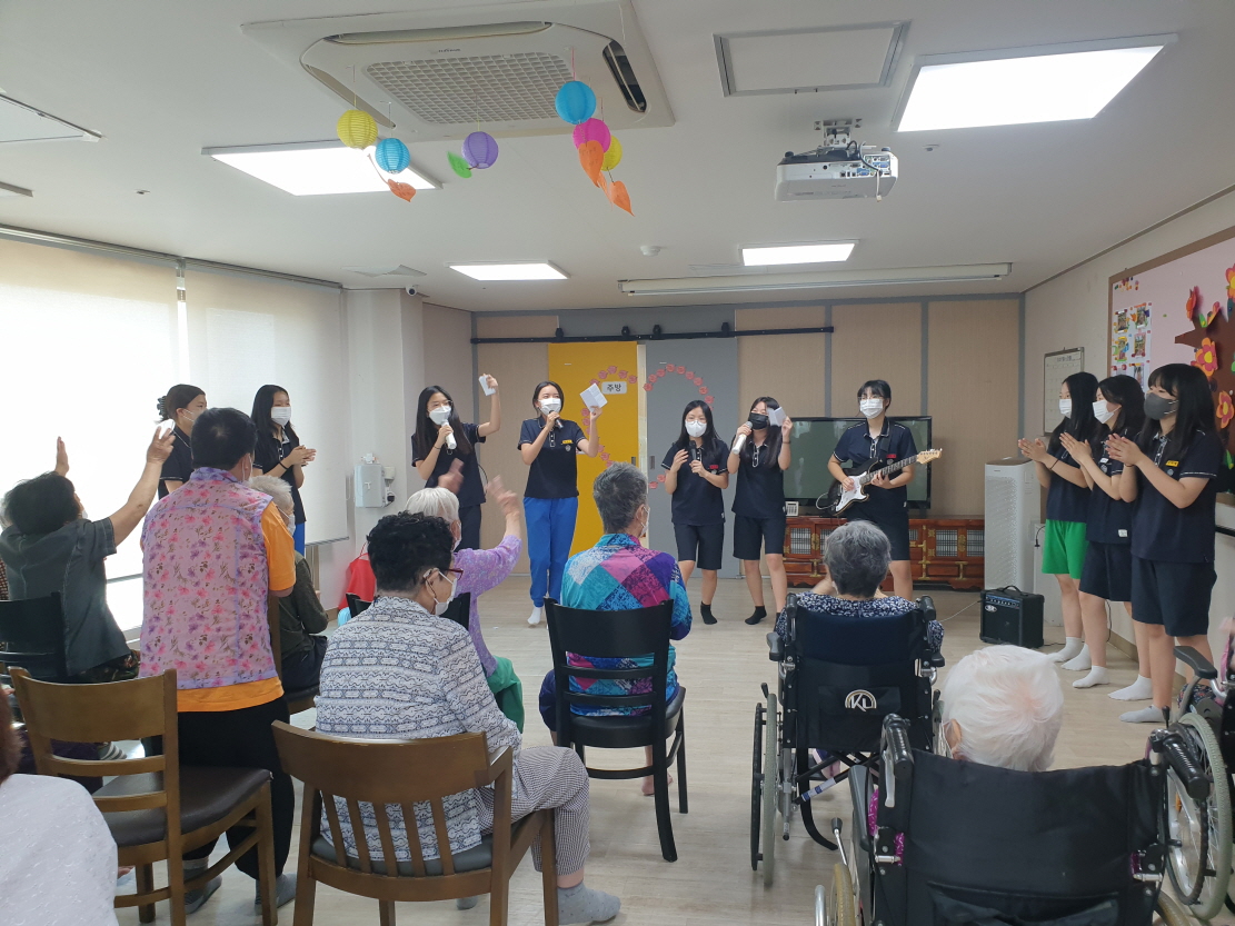 사천여중, 성남두레복지원 봉사활동 펼쳐 - 관련이미지1