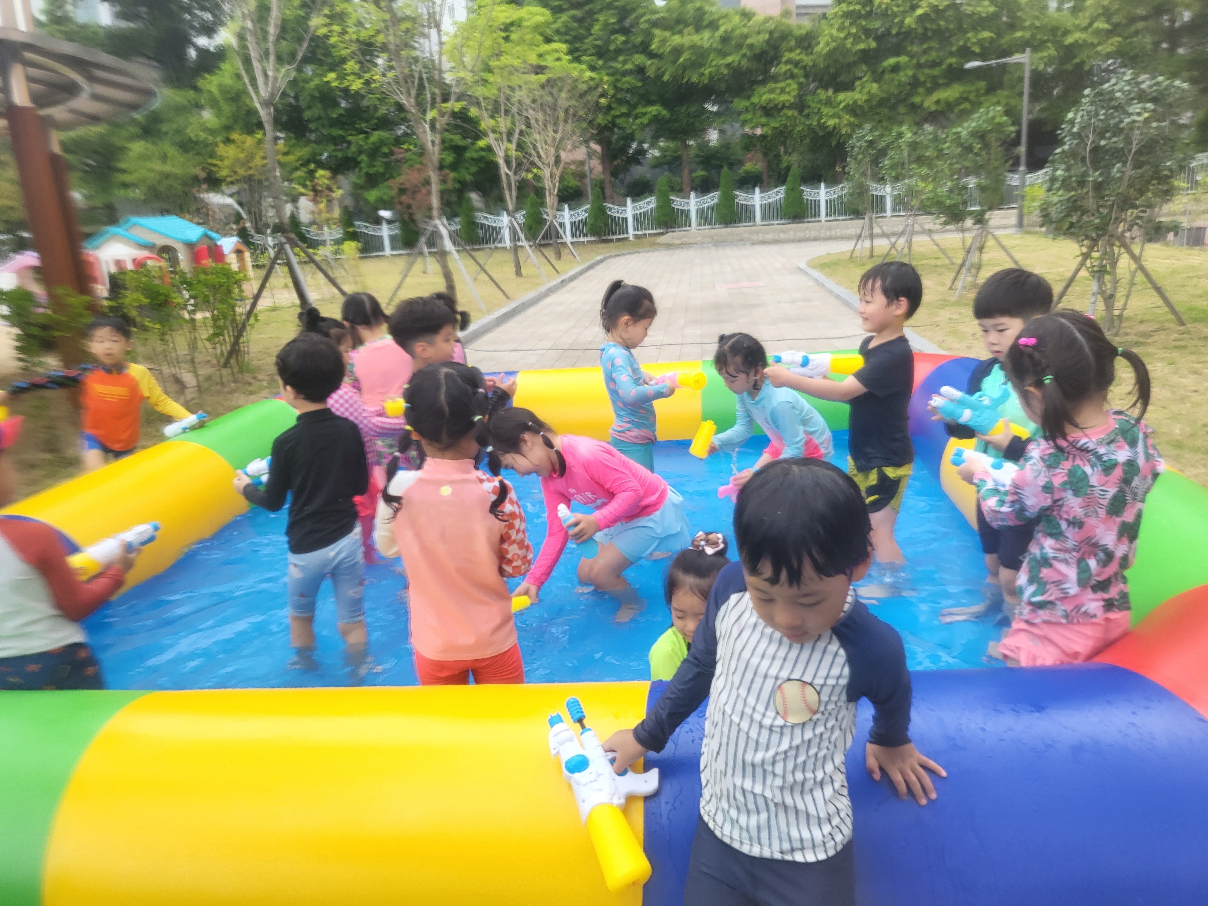 물금유치원, 야호! 신나는 여름 물놀이 - 관련이미지1