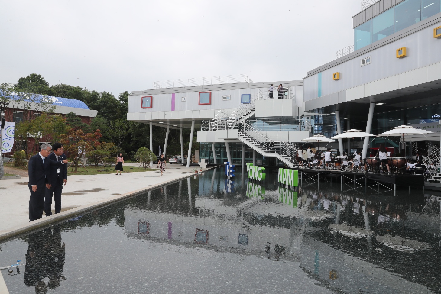 용남고, 혁신적 공간으로 재탄생하다(미래학교추진단 조재호 ☎268-1061 또는 문제관 ☎268-1063) - 관련이미지5