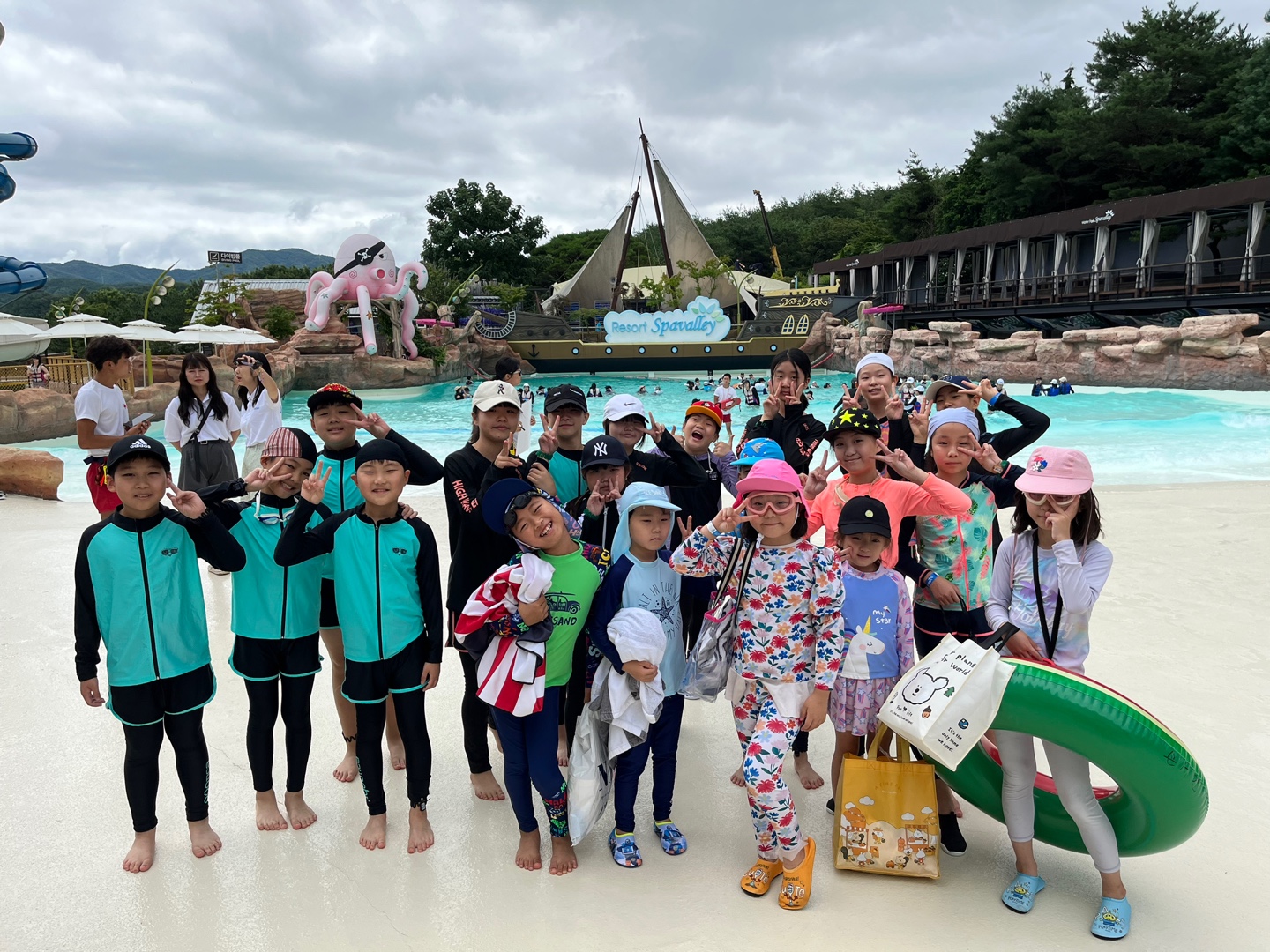 묘산초. 봉산초 지역연계 공동교육과정 여름 레포츠 체험학습 실시 - 관련이미지1