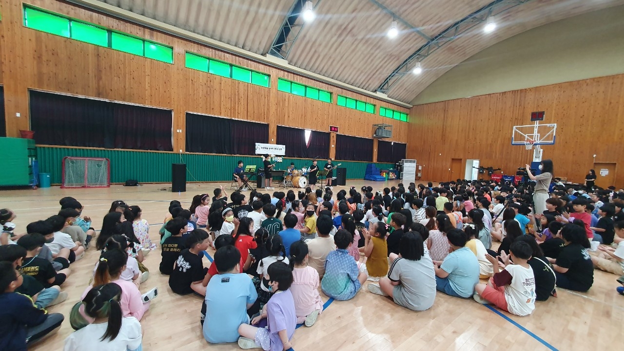 산호초, 학생 예술동아리(밴드부) 공연 - 관련이미지2