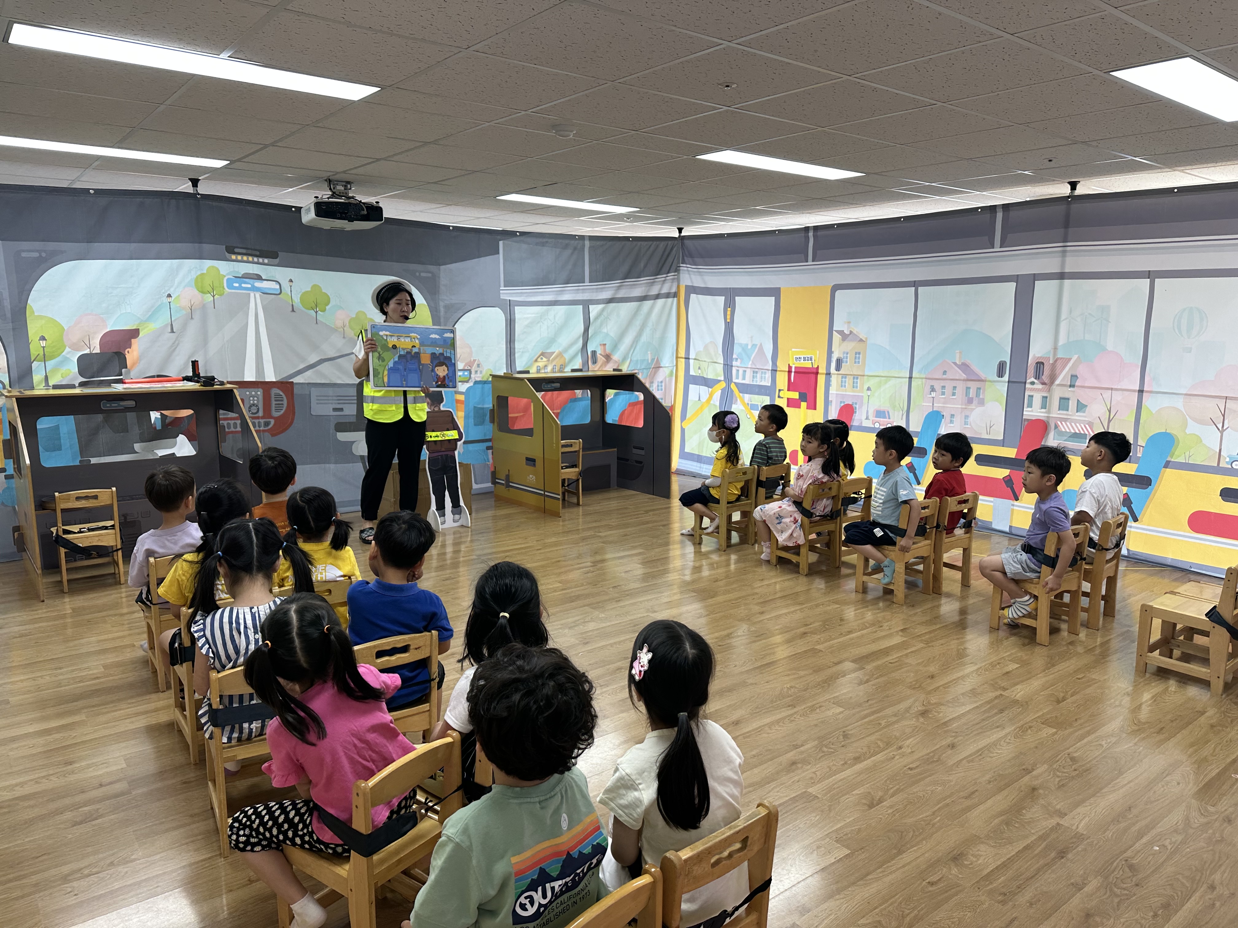 창원한별유치원, 함께 만드는 안전한 놀이배움터 - 관련이미지2