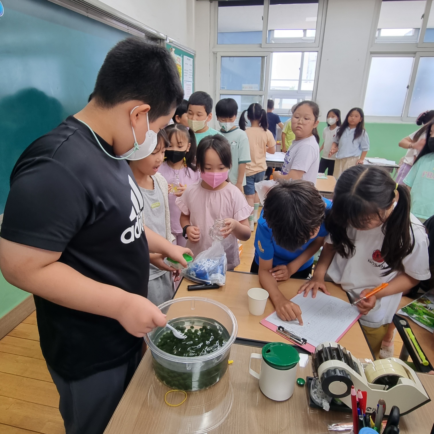 노산초, 「세계 환경의 날」기념 수거된 아이스팩  삼천포 용궁시장 상인회 전달 - 관련이미지4