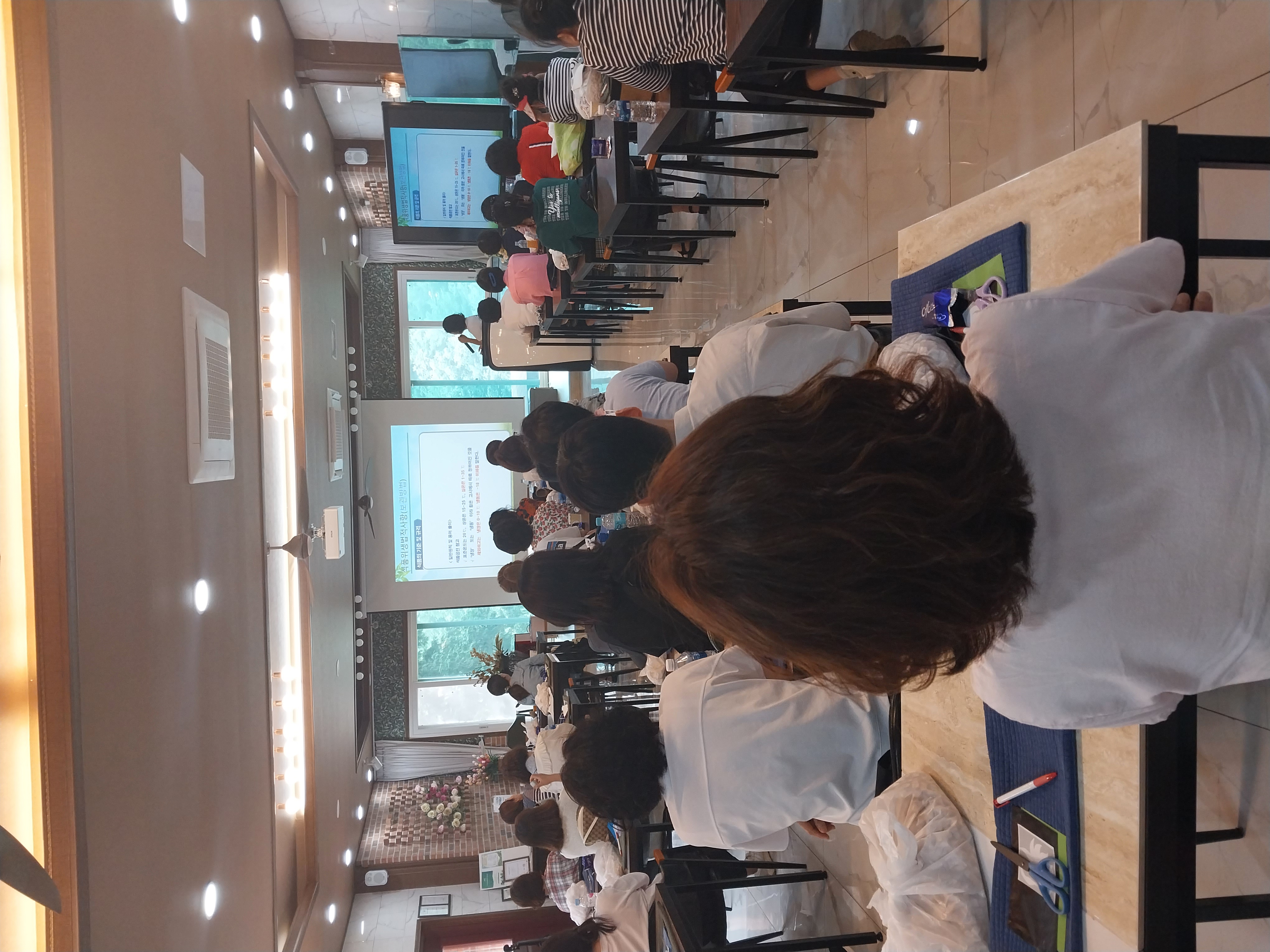 하동교육지원청, 학교급식 관계자 체험연수 및 위생 교육 실시 - 관련이미지1