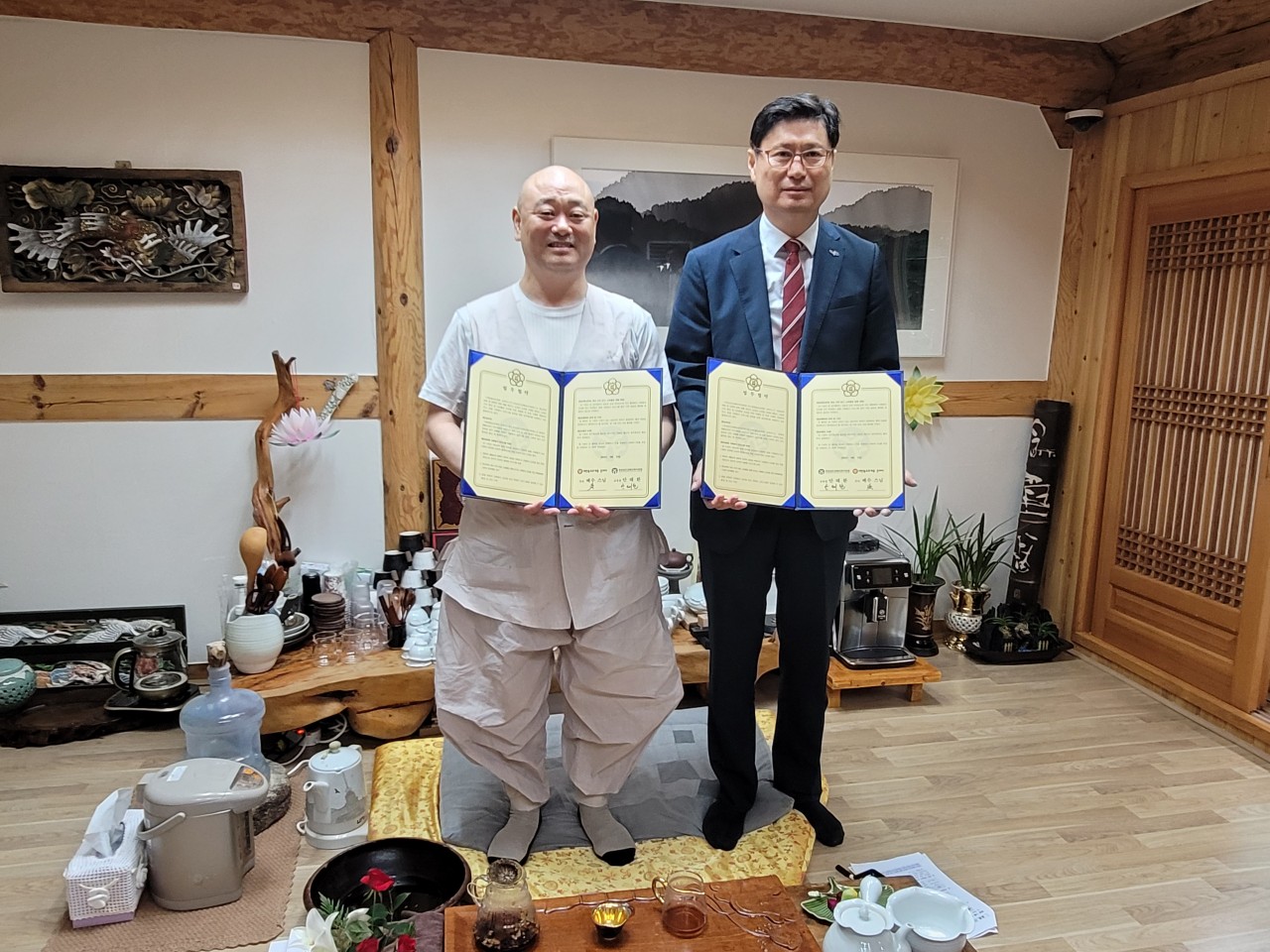김해교육지원청-대한불교 조계종 은하사, 봄봄 사회봉사 프로그램 운영을 위한 업무 협약 - 관련이미지2