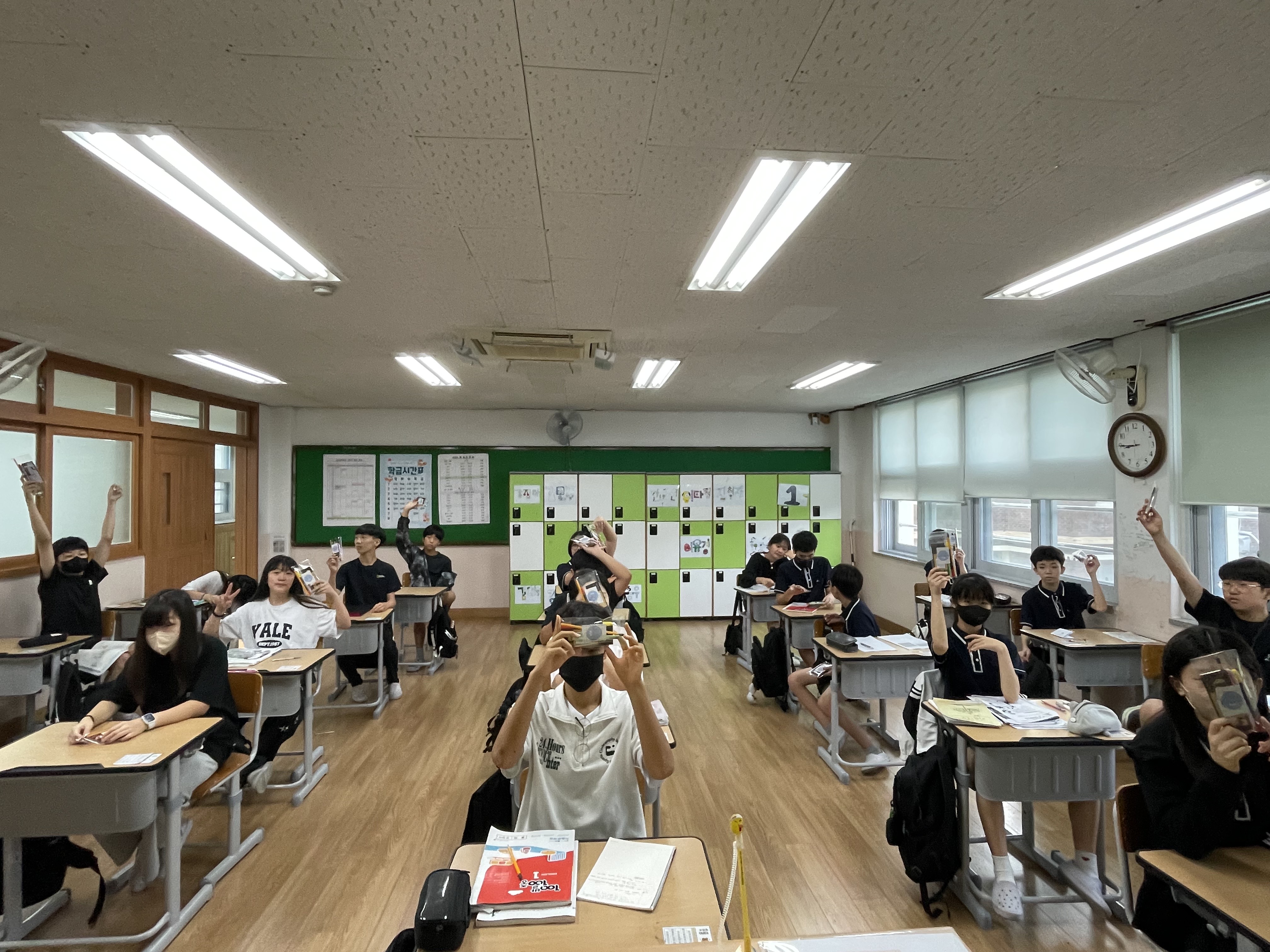 사파중 선생님들, 중학교 1학년 제자들의  첫 시험을 응원하다. - 관련이미지2