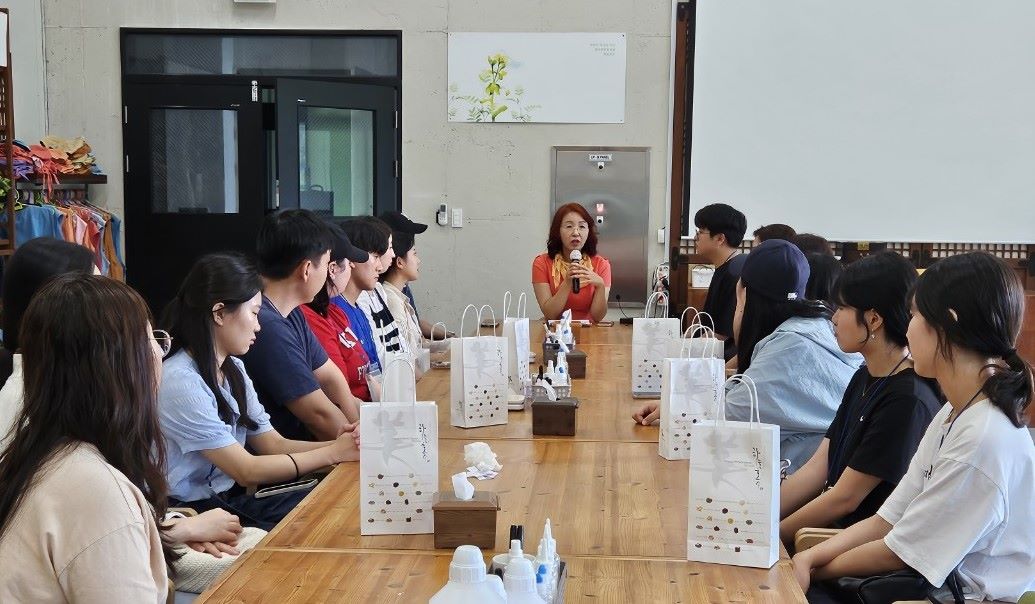 거창교육지원청, 소통으로 하나 되는 교사 다모임 실시! - 관련이미지2