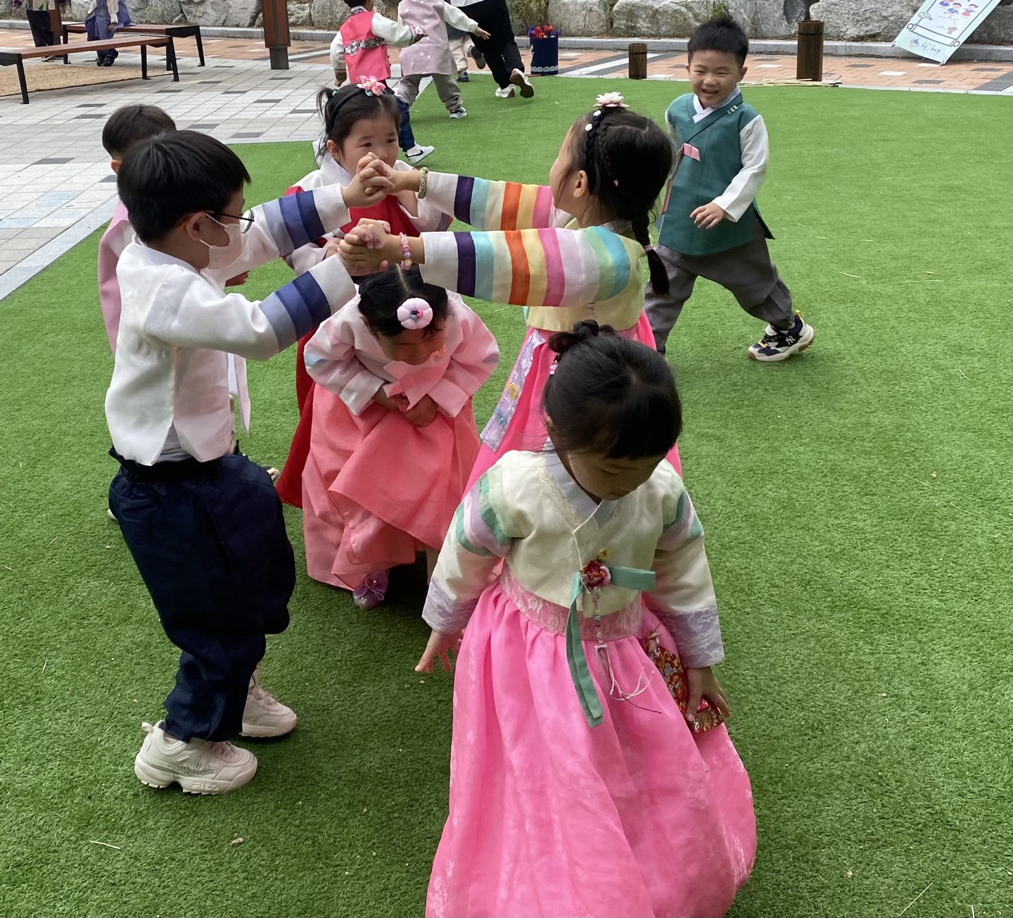 추석이데이, 신명난데이, 한복입고온데이~ - 관련이미지2