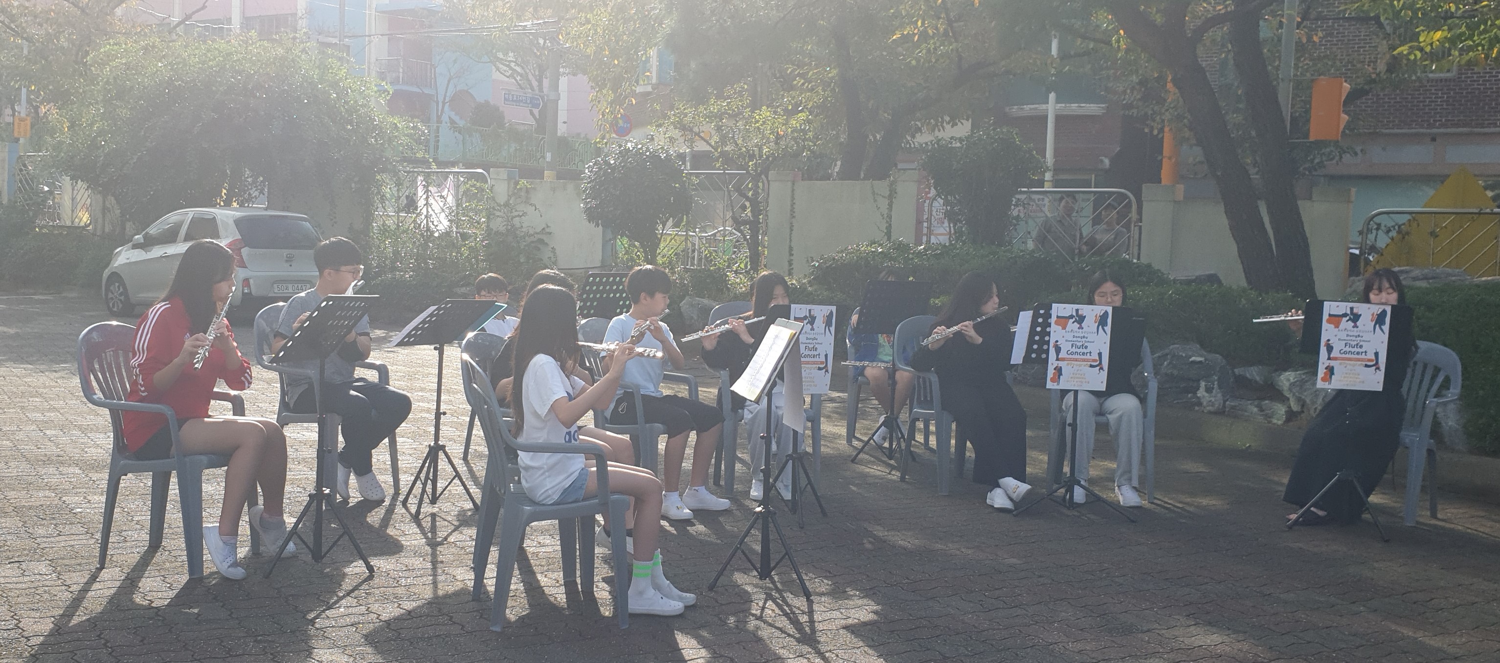 동부초-아침 등굣길 방과후학교 플룻 공연 열어 - 관련이미지4