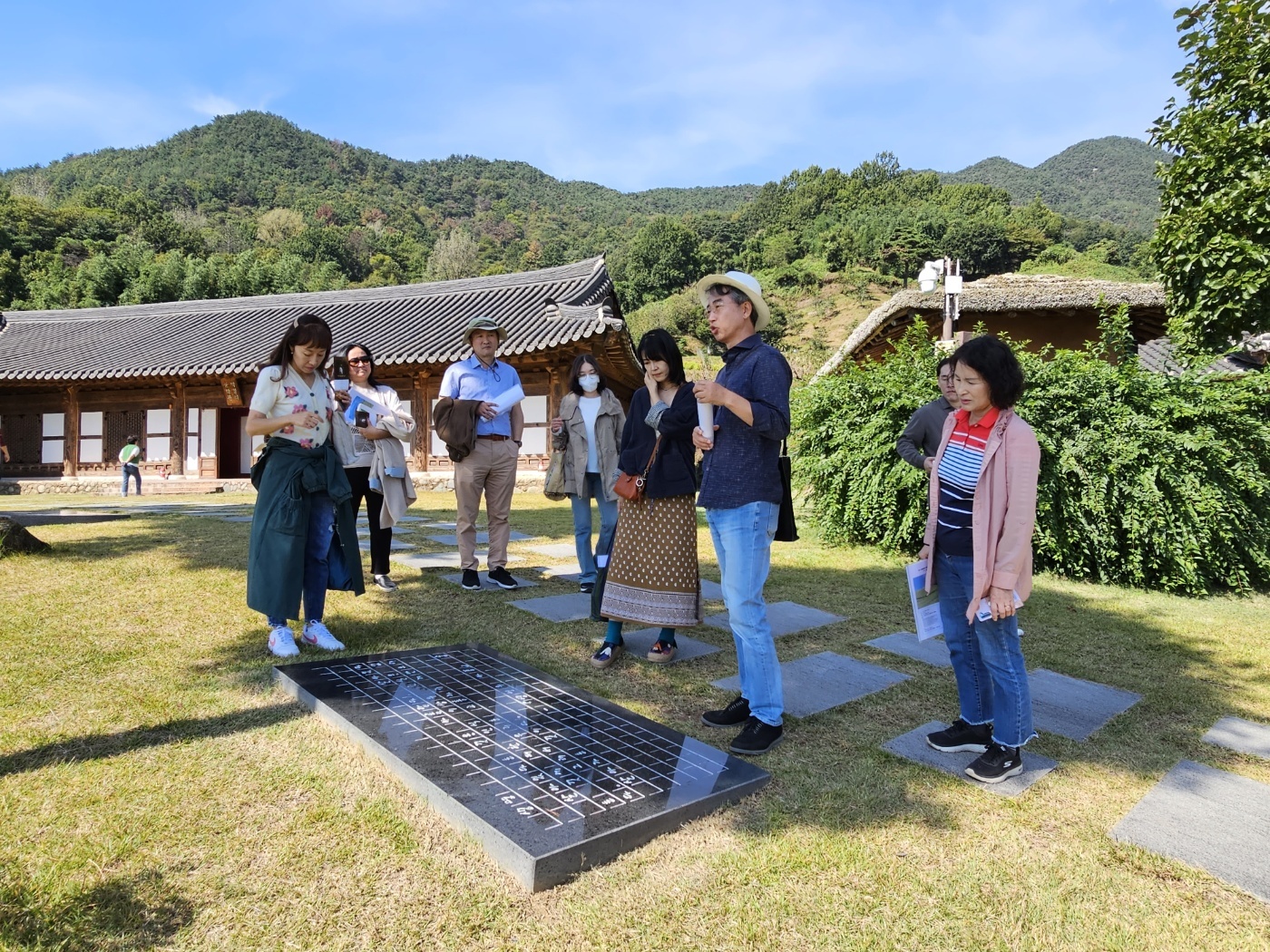 진주 사봉초 학부모 문학기행 실시 - 관련이미지2