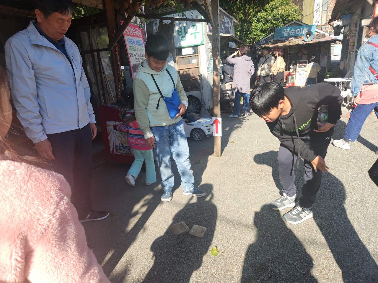 화개초왕성분교장, 학부모와 함께 떠나는 인문학체험학습 실시 - 관련이미지2