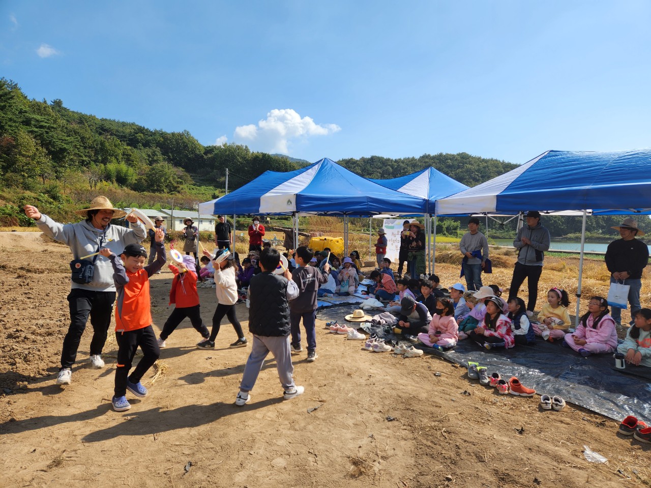 상주초, 다랑논 어린 농부 전통 가을걷이 활동 - 관련이미지3