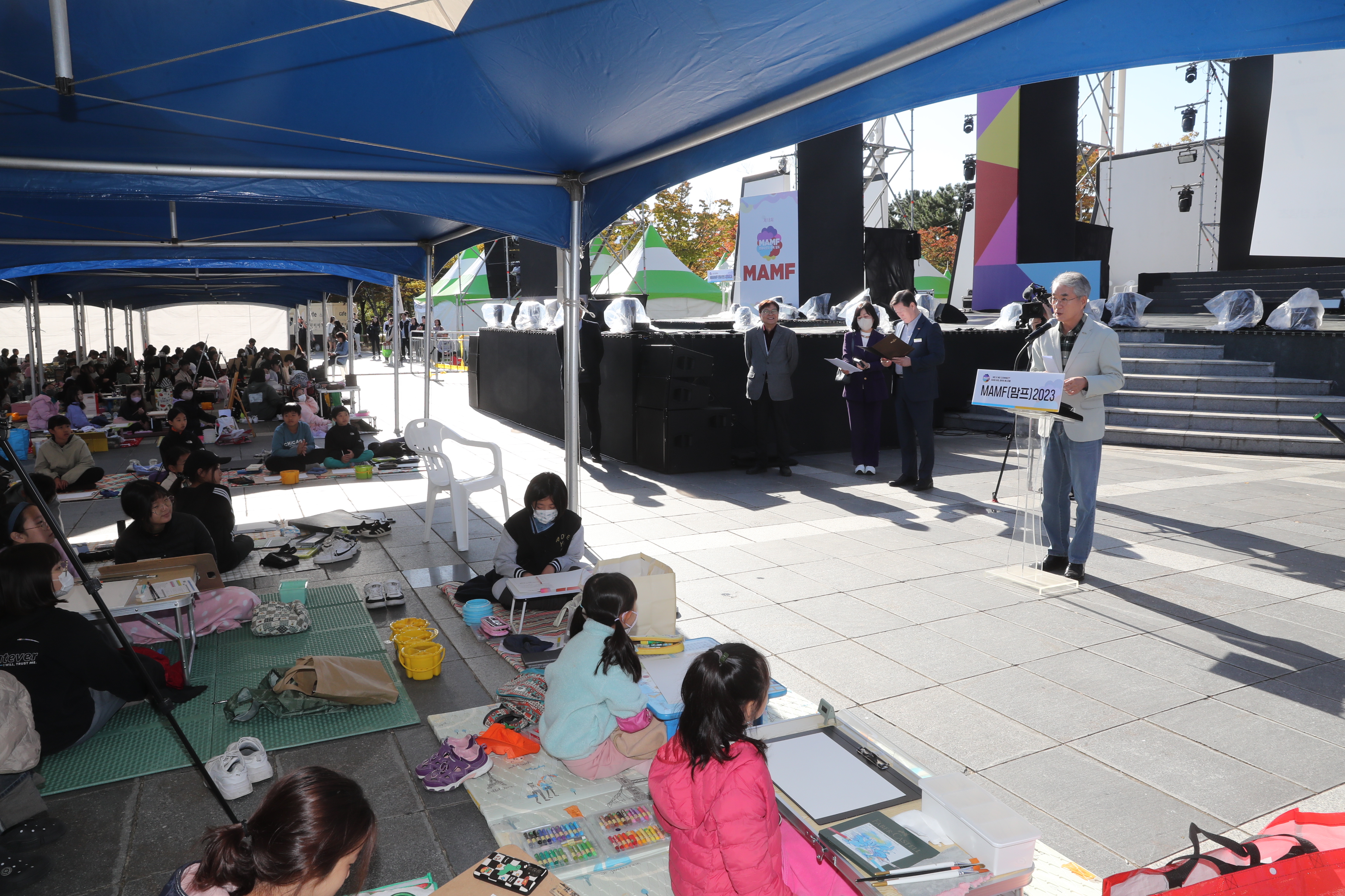 경남교육청 ‘다문화 그림 그리기 대회’ 성황 - 관련이미지1
