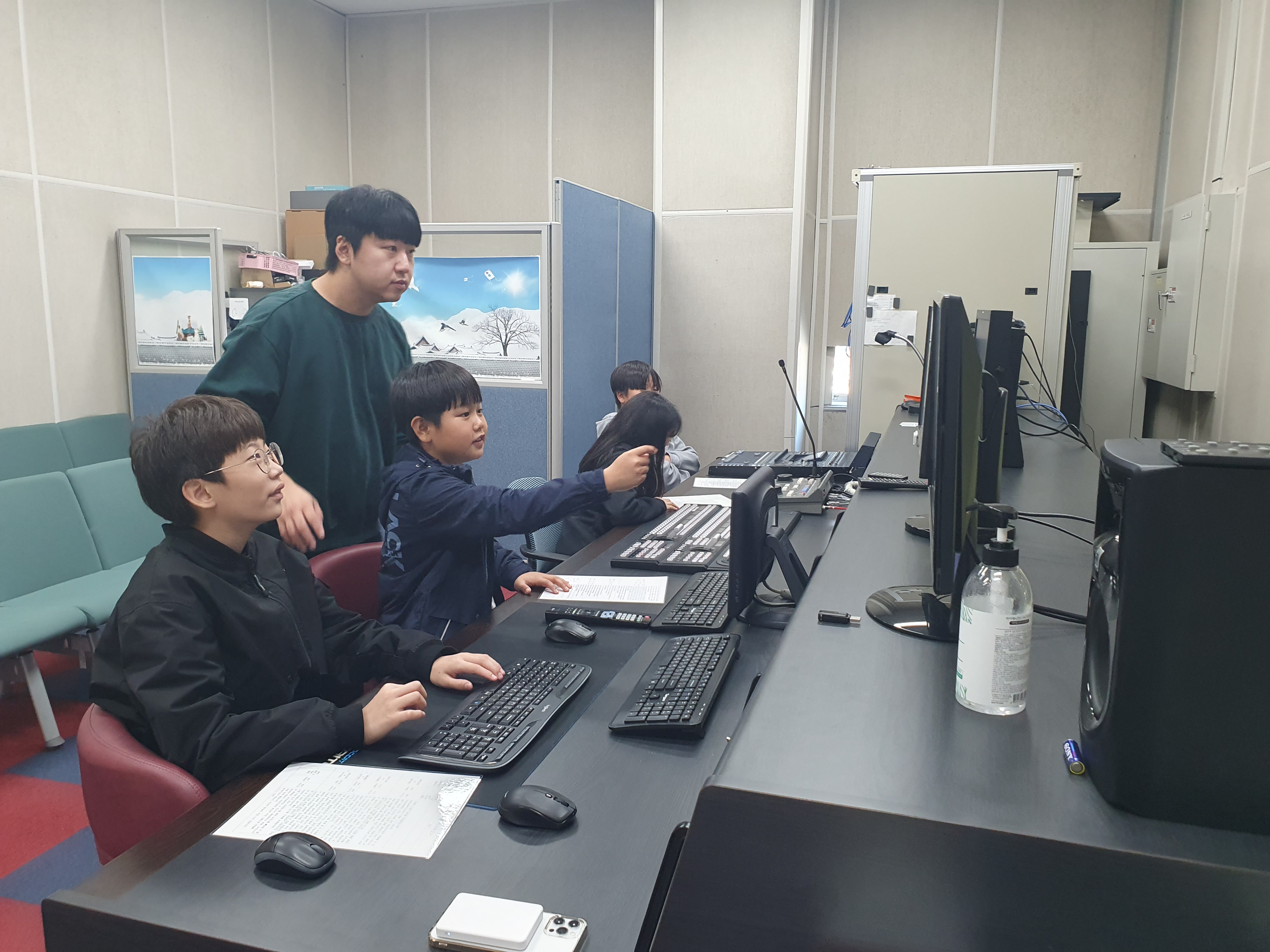 의령초, 경남교육미디어센터를 방문하다! 2023. 학생들이 주도하는 디지털 미디어 문해교육 실시 - 관련이미지2
