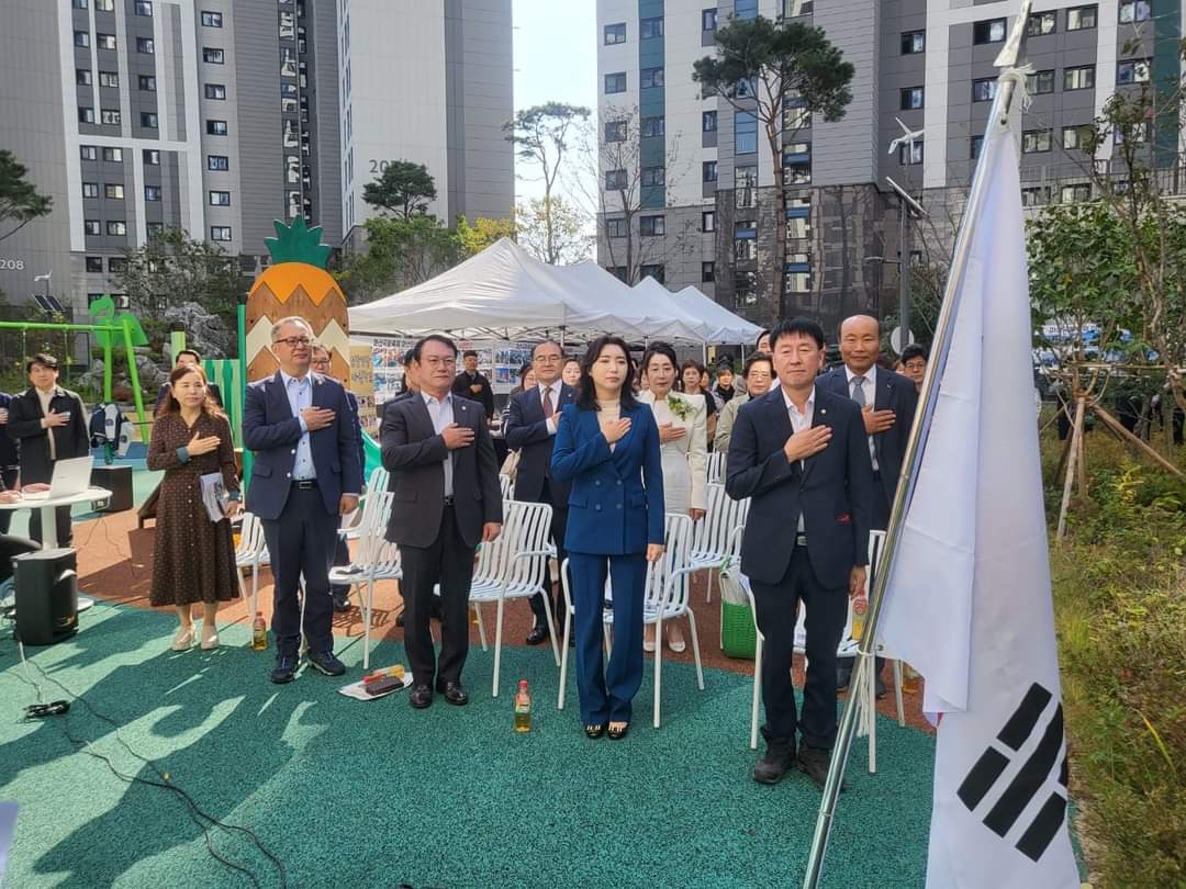 마산의신여중, 창원 핫플레이스 교방 푸르지오와 임항선 그린웨이 예술꽃으로 - 관련이미지2