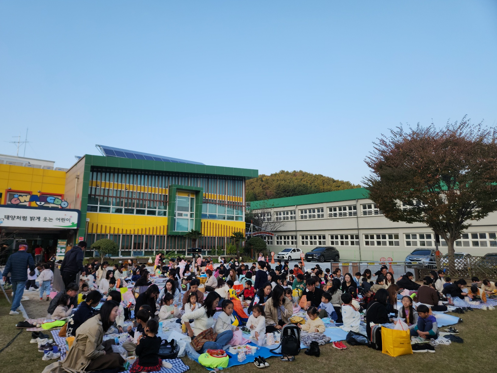 가족과 함께하는 다정한 가을밤 축제 - 관련이미지2