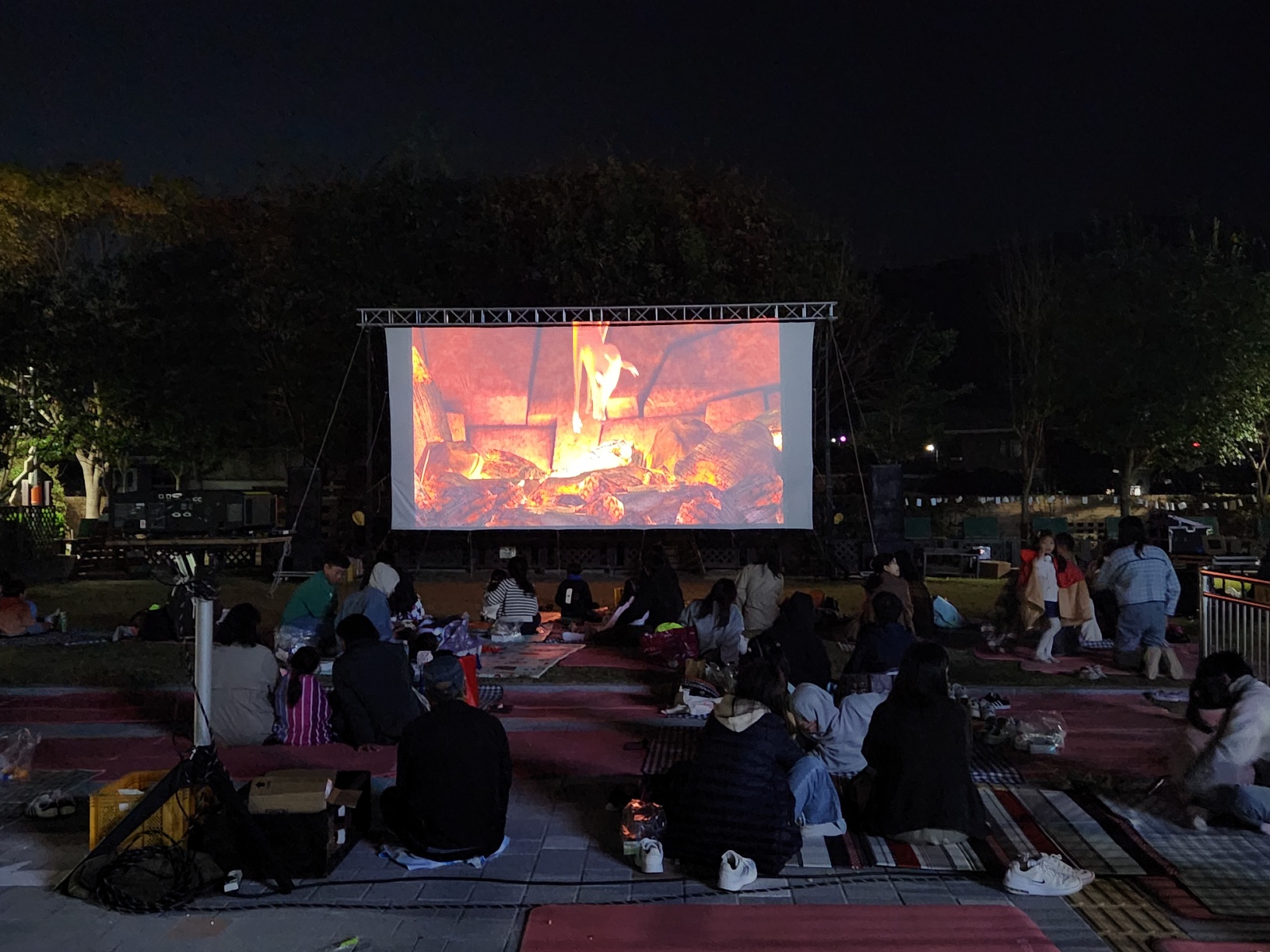 가족과 함께하는 다정한 가을밤 축제 - 관련이미지3