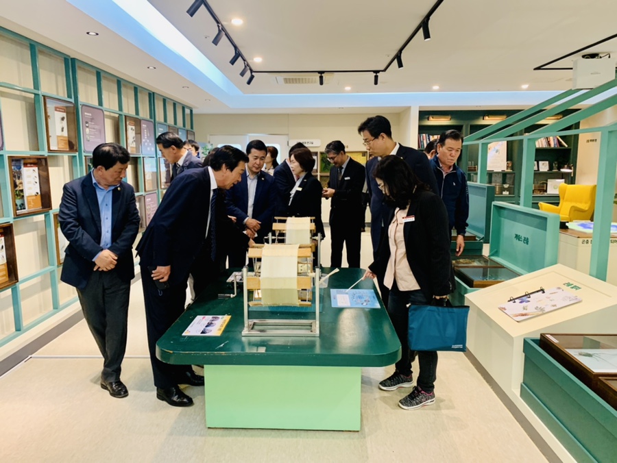 의령교육지원청, 경남도의회 예결특위 의령행복교육지구 방문해 의정활동 - 관련이미지2