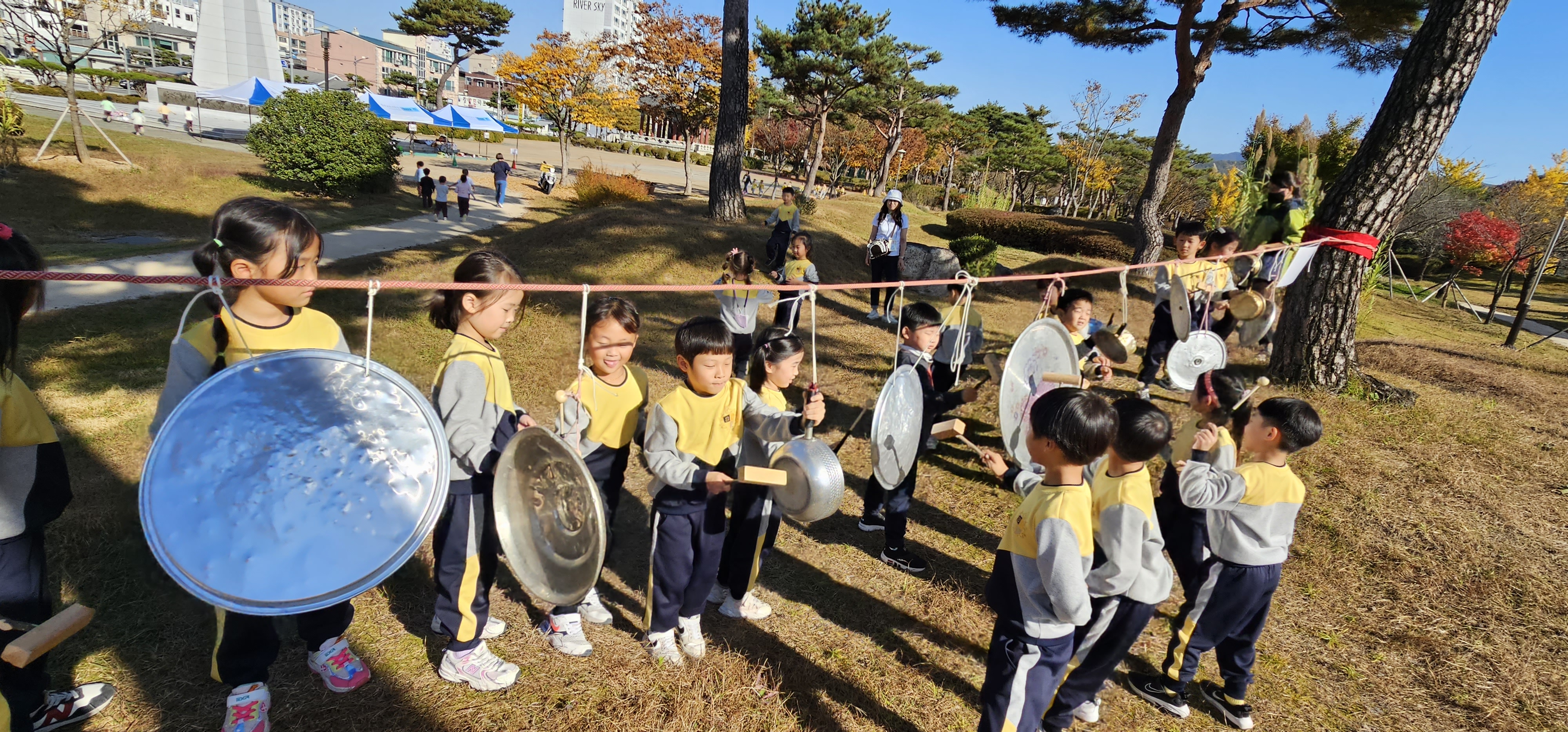 합천유치원, 숲에서 놀이하며 탄소저감화 활동에 앞장서... - 관련이미지1